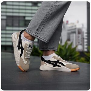 Stylish Black and Tan Women's Sneakers